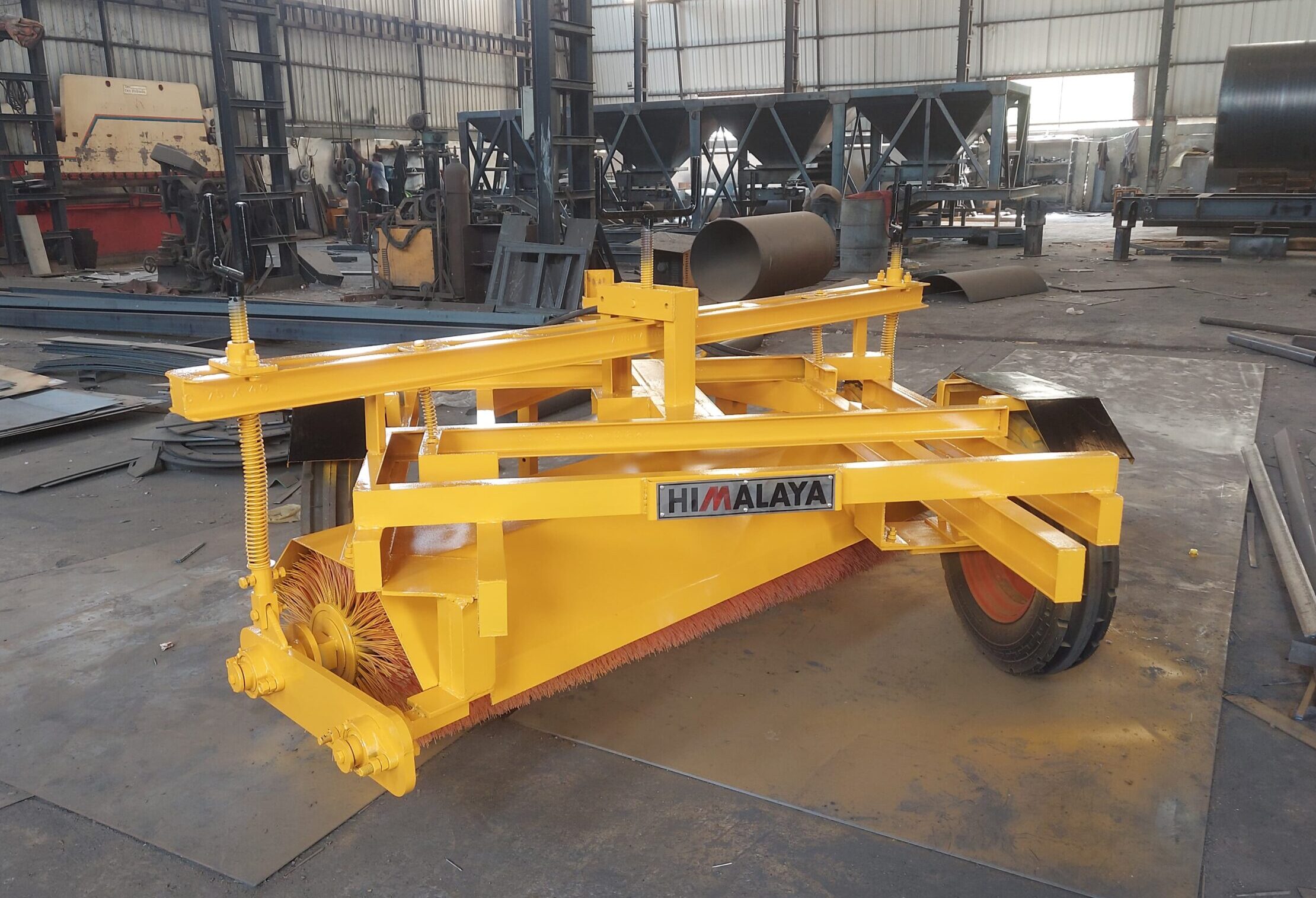Mechanical/Hydraulic broomer